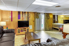Harrisburg Apartment about 4 Mi to Midtown!